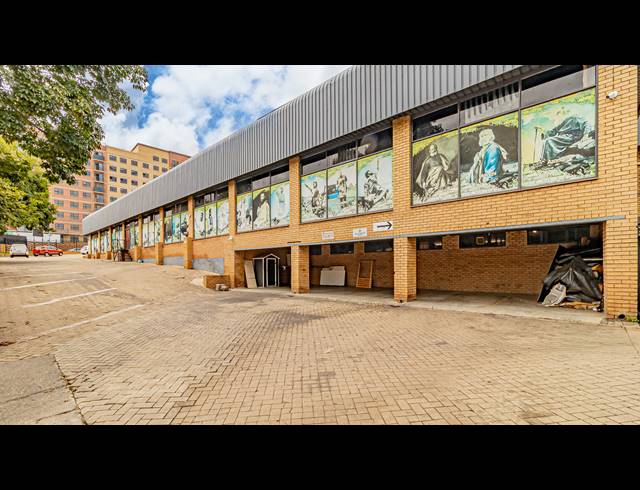 2,200M² WAREHOUSE FOR SALE IN FERNDALE